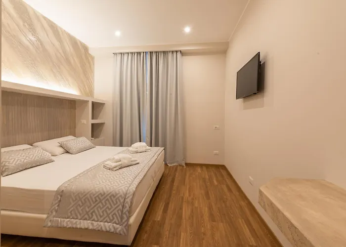 Top Floor Colosseo Guesthouse