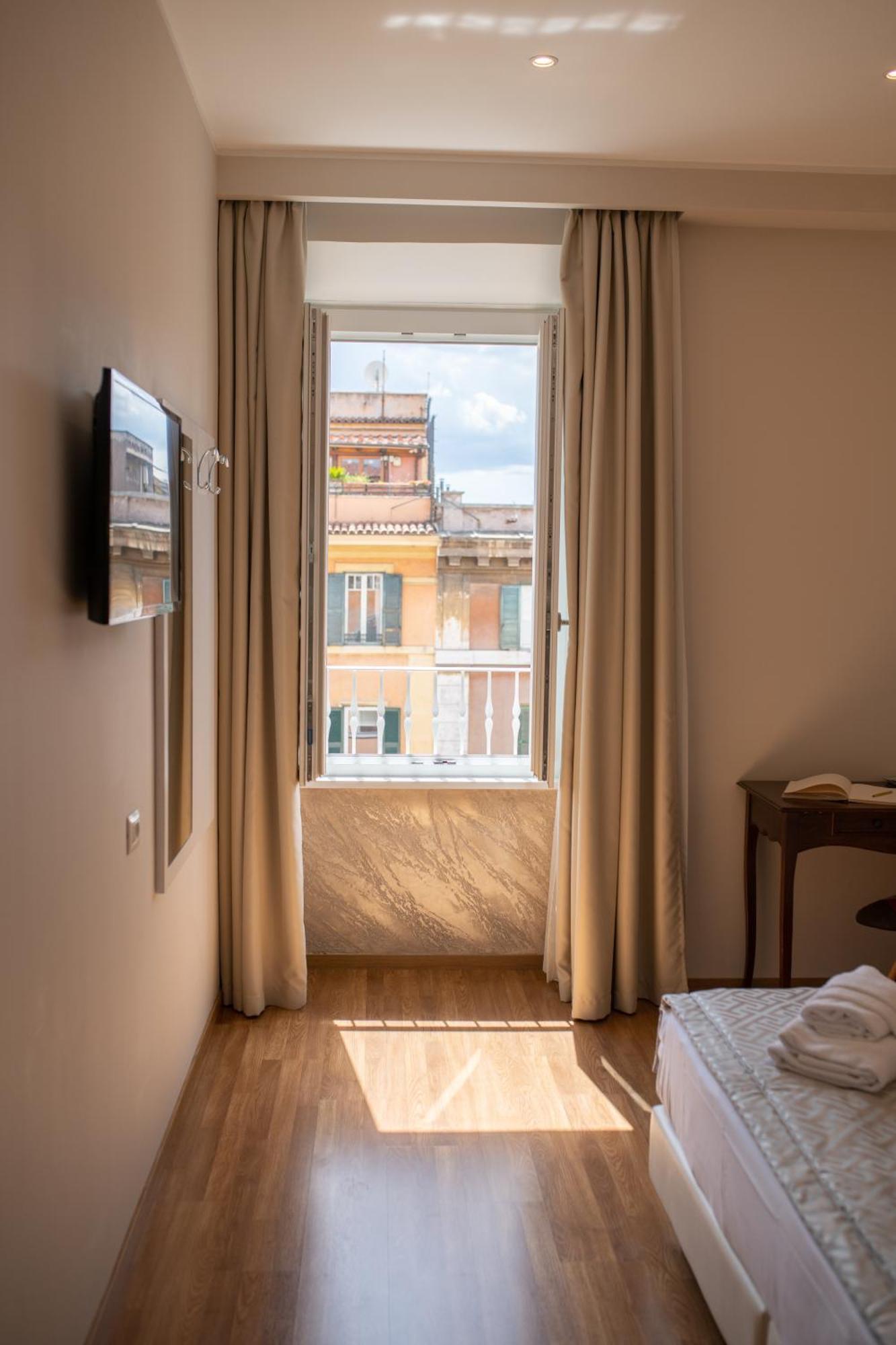 Gasthuis Floor Colosseo 3*